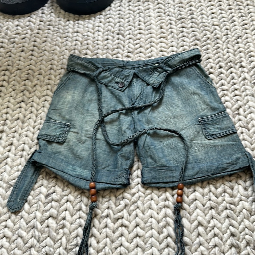 CHIP AND PEPPER cargo style denim shorts GREAT CONDITION!!!